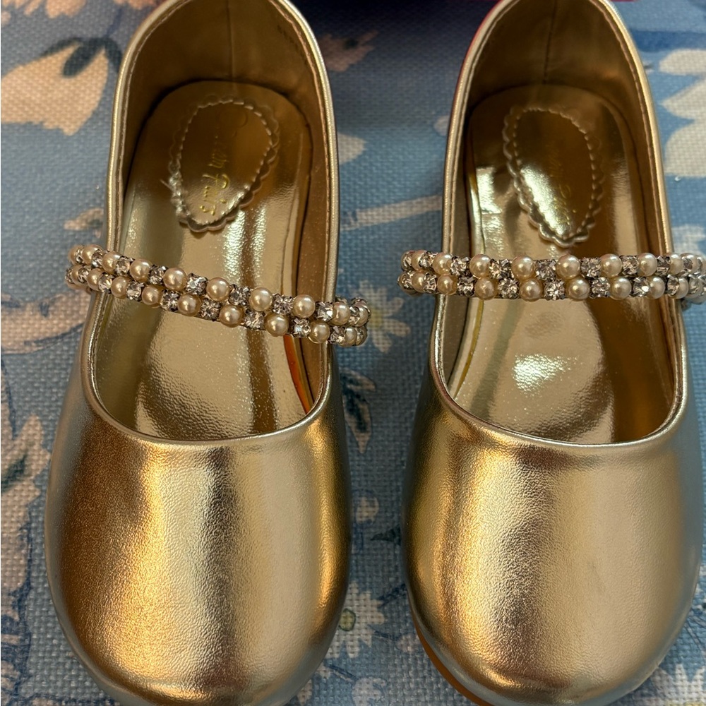 Chic Gold Kids Dress Shoes with Pearl Strap